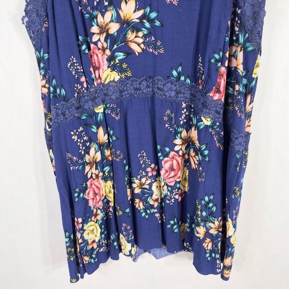Wonderly Plus Size 2X Tank Top Blue Floral Lace Keyhole Sleeveless Peplum 283 - Picture 4 of 10
